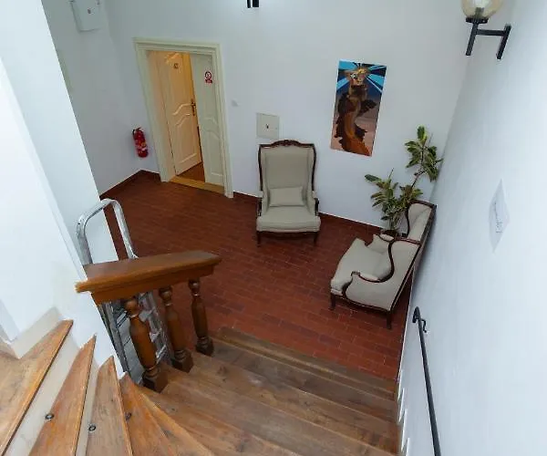 Hostel Women's Only - Female Only *