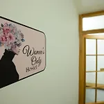 Women's Only - Female Only * Prága