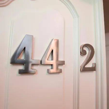 Women's Only - Female Only Hostal *