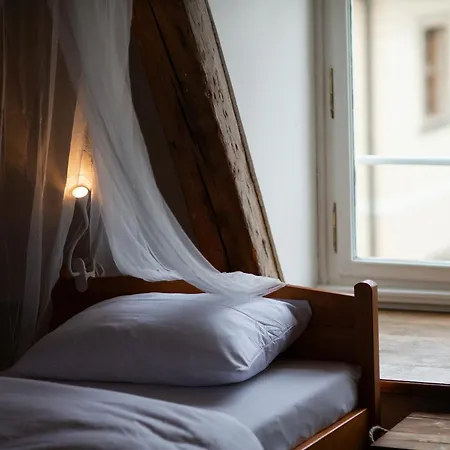 Women's Only - Female Only * プラハ