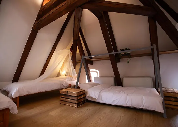 Women's Only - Female Only Хостел