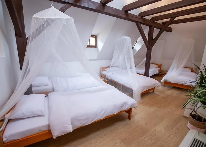 Women's Only - Female Only Прага