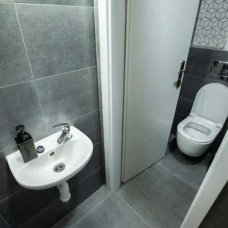 Women's Only - Female Only Praga